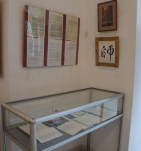 Wystawa „Charlesa Merrilla podróż przez życie” w Krakowie